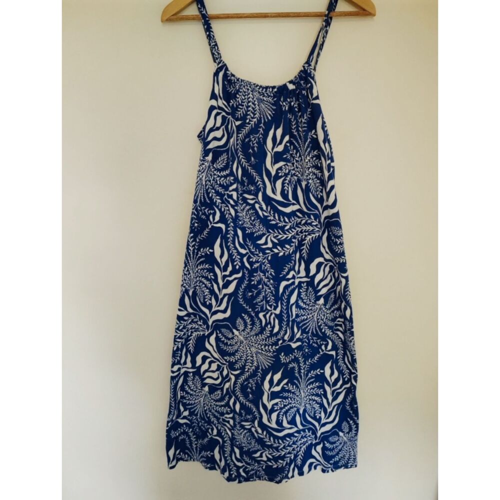 H&M XS Blue White Botanical Leaf Print Dress – Relaxed Fit, Fits Like M